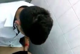 Flagra primo fodendo a cunhada no banheiro - XV NUDES