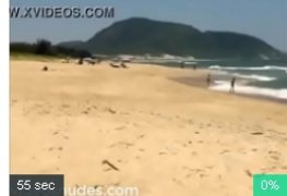 Flagrante de mulata sem pudor na praia e jogado no grupo