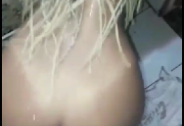 Fodendo o cuzinho da boneca de dread