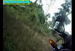 foi de moto dar no matagal