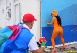 Foi Procurar Pokémon e acabou comendo buceta – Parodia Porno HD