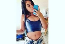 Fotos amadoras da ninfeta gostosa mandou nudes no grupo e vazou na net