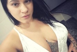 Fotos e vídeos da gostosa Camila Beccker nua