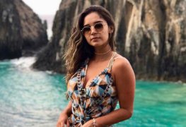 Gizelly bicalho deitada com os peitos de fora no bbb 20
