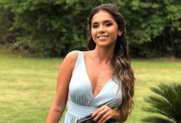 Gizelly bicalho trocando de roupa e pagando peitinho no bbb 20