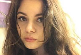 Gordinha linda caiu na net nua em fotos caseiras