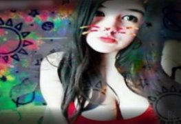 Gosta dos meus peitos então vou te mostrar