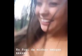 Gostosinha Alica caiu na net pagando peitinho
