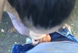 gozando na boca da novinha de surpresa