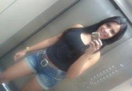 Isabella trans mamando cliente delicioso e caiu na net