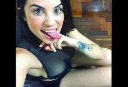 jessica amaral na twitcam dançando quase pelada