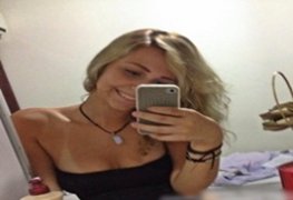 Jessica loirinha peituda ficou pelada e caiu na net