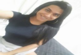 Julia morena deliciosa adora ser dominadora