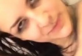 Kéfera e seu mamilo rosado