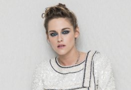 Kristen stewart vazou na net batendo siririca - the fappening