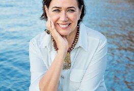 Lília Cabral muito safada mostrando os peitos