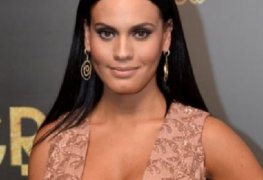 Leticia Lima mostrando a bunda gostosa
