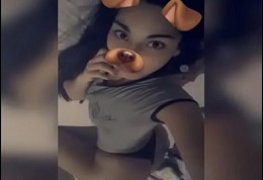 Leticia mandou snap exibindo sua bucetinha linda