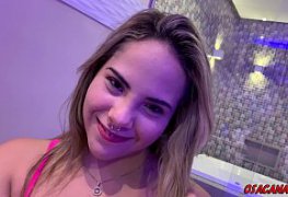 linda novinha em seu primeiro porno