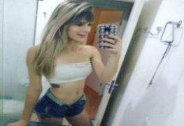Loana novinha danada vazou pelada mostrando o bundão