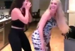 Loira dançando funk rasgou o vestido mostrando a bunda