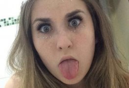 Loira gostosa pelada em fotos amadoras caiu na net
