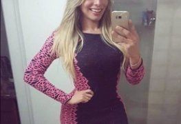Loira linda vazou na net mostrando seu peitão toda excitada