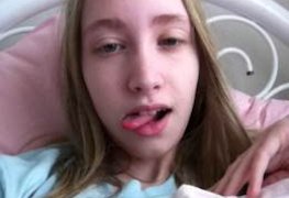 Loirinha de 18 anos da pepeca rosa e bunda fenomenal