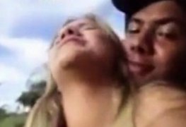 Loirinha não aguentou dar o cu e pediu pra ele parar