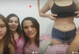 Mãe e filhas na putaria na webcam