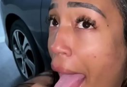 Mamei o pau dele no estacionamento