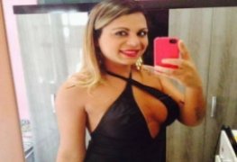 Mari loirinha carioca do bundão de quatro peladinha querendo foder