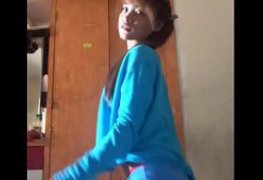 Mas que novinha mais safada