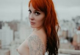 Mel Fire ruiva gostosa demais