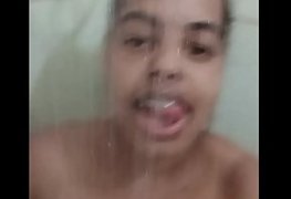 Mi safadinha no banheiro de casa primeira parte