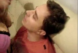 Mina gostosa fodendo com o amigo do namorado