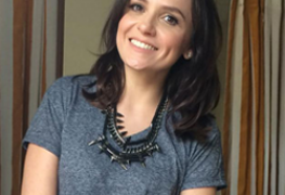 Monica Iozzi Nua Mostrando os Peitos em Assédio