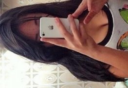 Monique caiu na net rebolando com seu belo rabo no cacete após a festa