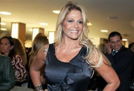 Monique evans novinha pelada mostrando a buceta no filme - eu