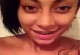 Morena caiu na net mandando nudes para o amante roludo