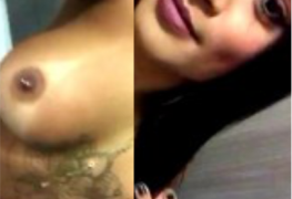 Morena gostosa mandou nudez para seu namorado e caiu na net