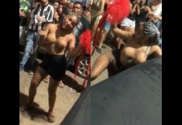 Morena gostosa pelada no baile funk no meio da rua