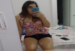 Morena linda foi mostrar o peitão peladinha e vazou na net