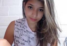 Morena virgem querendo dar a xoxota pela primeira vez
