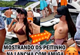 Mostrando Os Peitinho Na Lancha Com Amiga