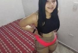 Mulher jovem e bonita transando em vídeo na Internet