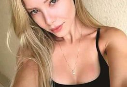 Najila Trindade nua em fotos sensuais