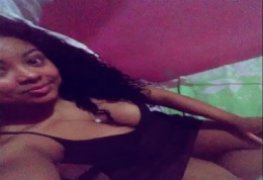 Nataly mulata peituda linda mandou video pelada e caiu na net