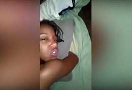 Negra bunduda caseira delirando no sexo anal