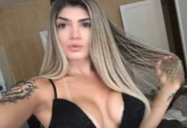 Nicole loira maravilhosa provocou e levou rola do dotado